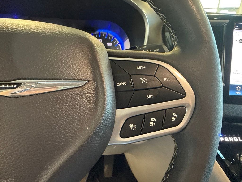 2024 Chrysler Pacifica Touring L w/ Adaptive Cruise