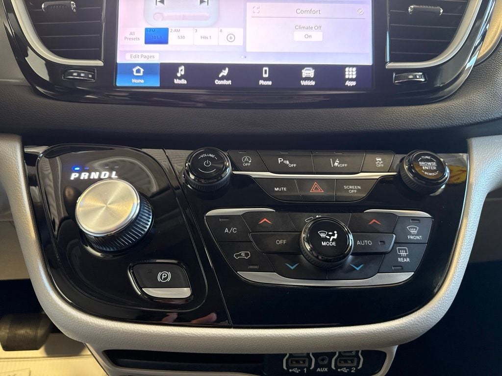 2024 Chrysler Pacifica Touring L w/ Adaptive Cruise