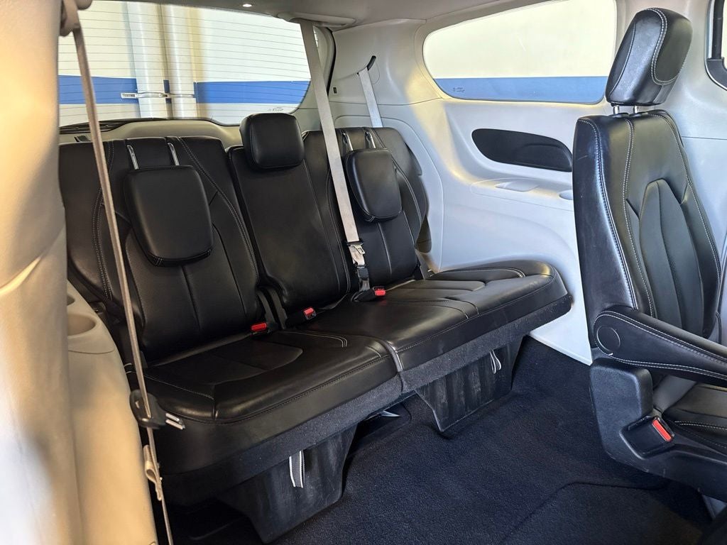 2024 Chrysler Pacifica Touring L w/ Adaptive Cruise
