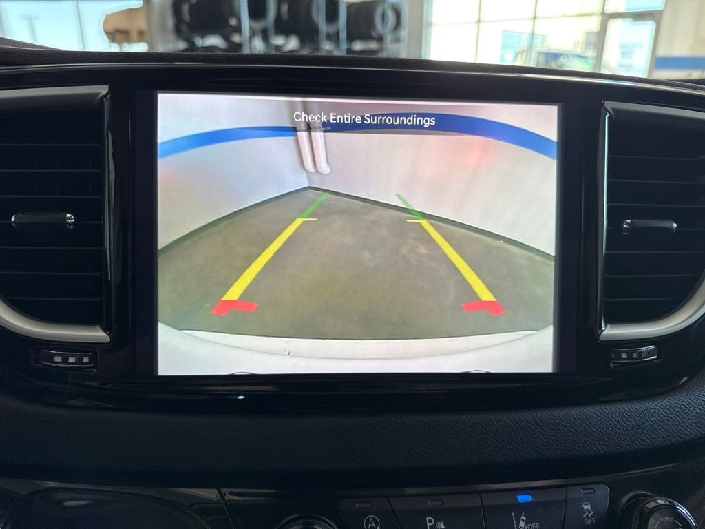 2024 Chrysler Pacifica Touring L 27L w/ Adaptive Cruise