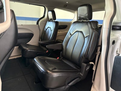 2024 Chrysler Pacifica Touring L 27L w/ Adaptive Cruise