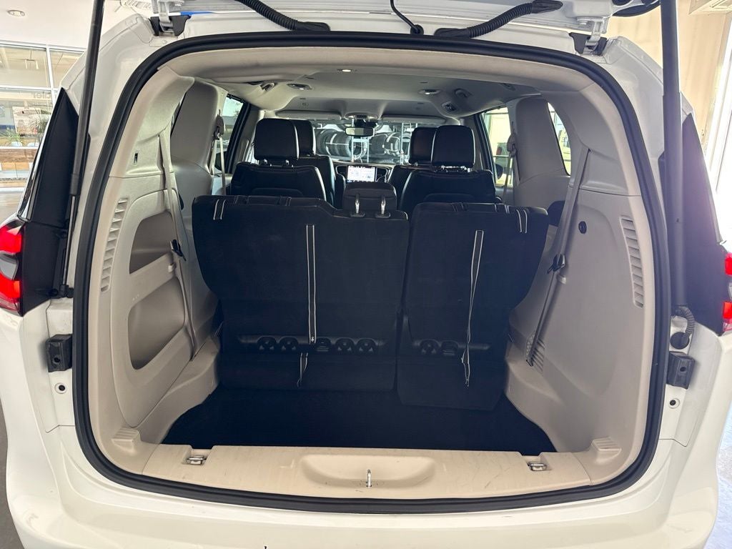 2024 Chrysler Pacifica Touring L 27L w/ Adaptive Cruise
