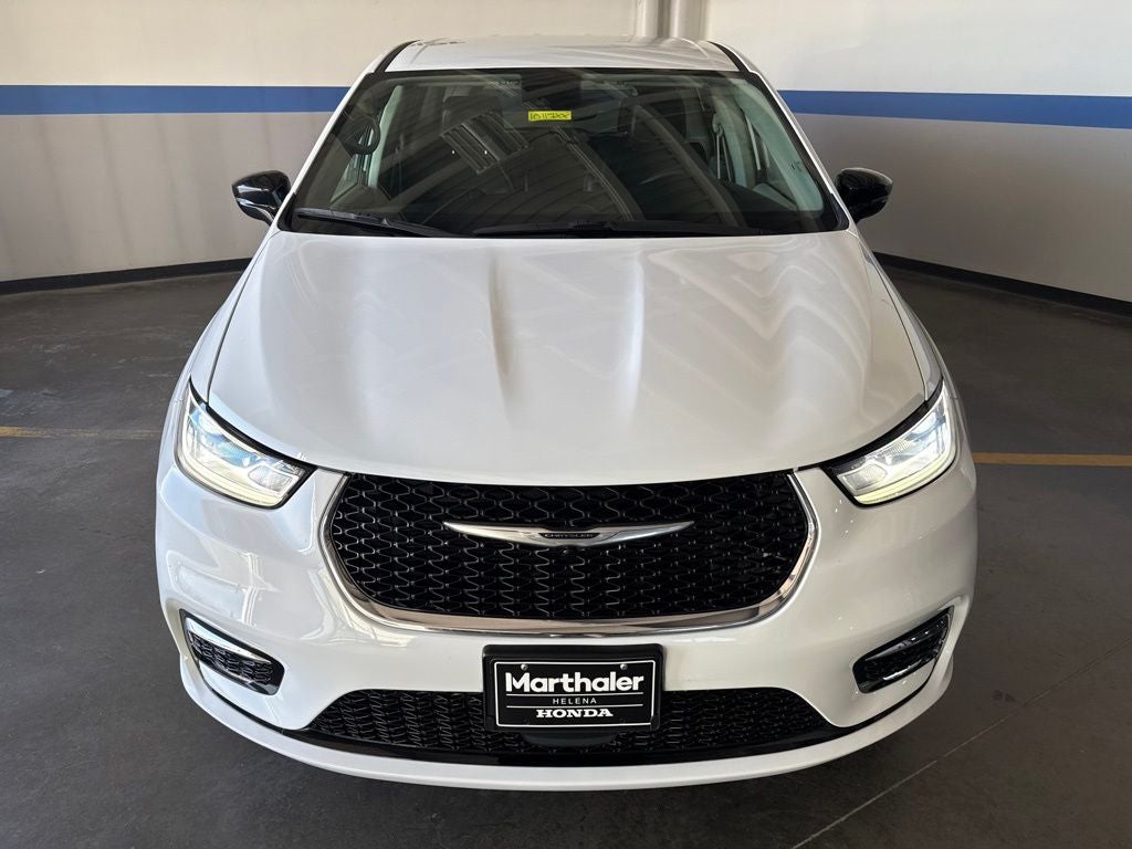 2024 Chrysler Pacifica Touring L 27L w/ Adaptive Cruise