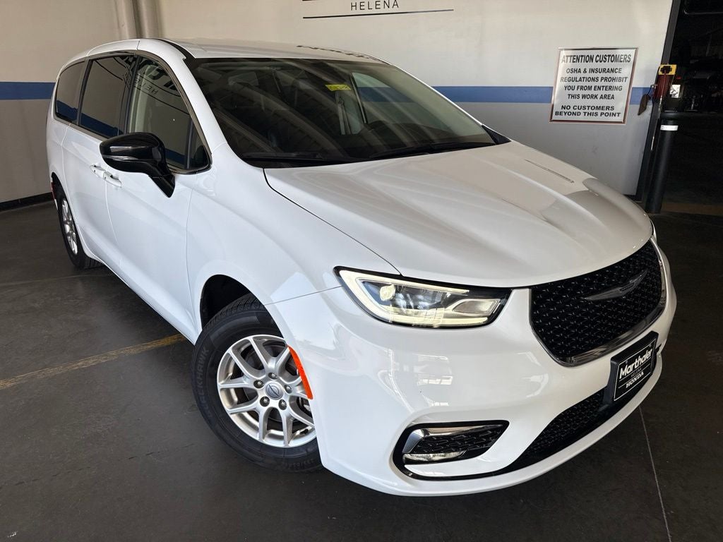 2024 Chrysler Pacifica Touring L 27L w/ Adaptive Cruise