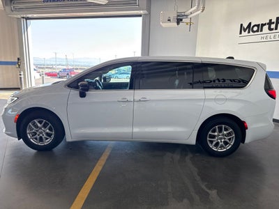 2024 Chrysler Pacifica Touring L 27L w/ Adaptive Cruise