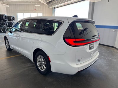 2024 Chrysler Pacifica Touring L 27L w/ Adaptive Cruise