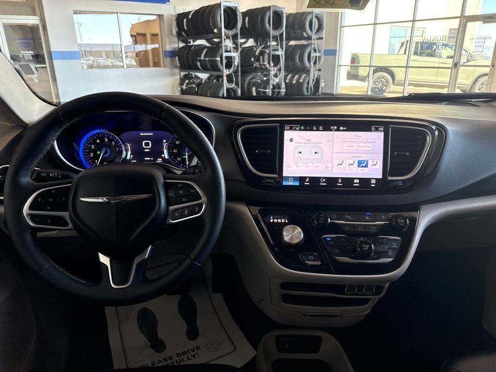 2024 Chrysler Pacifica Touring L 27L w/ Adaptive Cruise