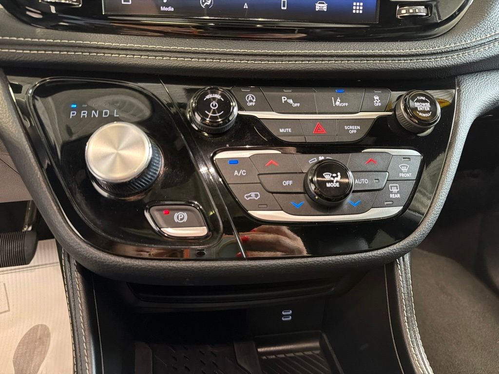 2026 Chrysler Pacifica Limited S Appearance Pkg