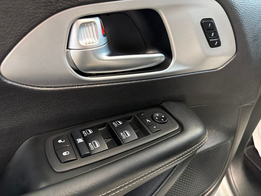 2026 Chrysler Pacifica Limited S Appearance Pkg