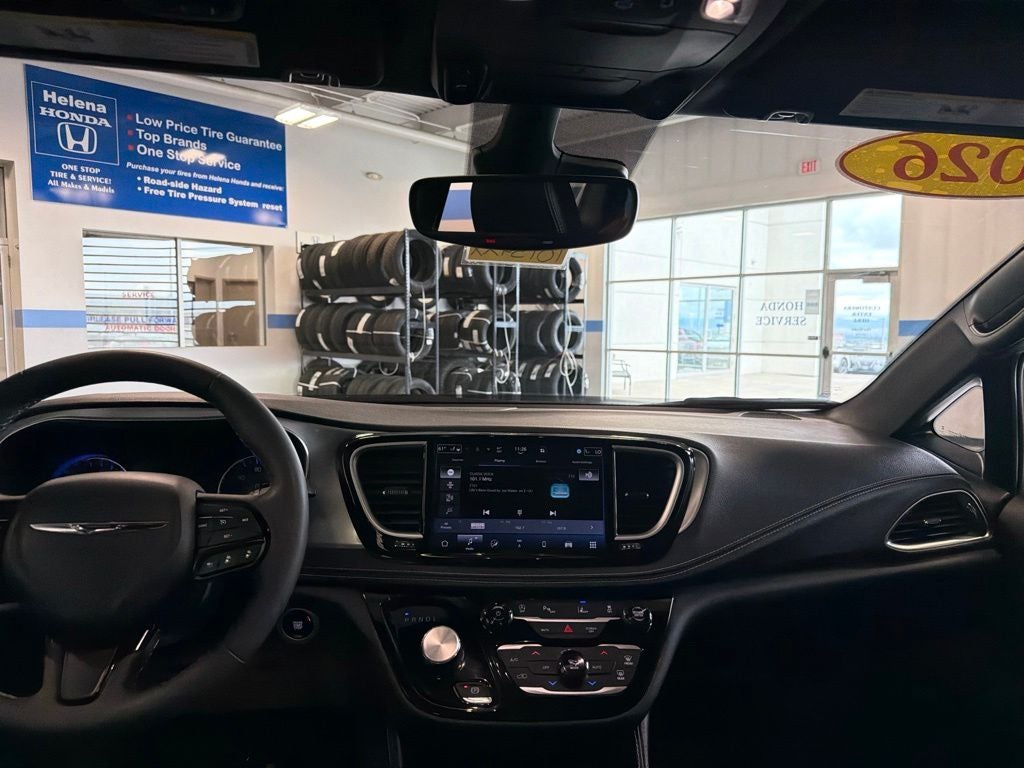 2026 Chrysler Pacifica Limited S Appearance Pkg