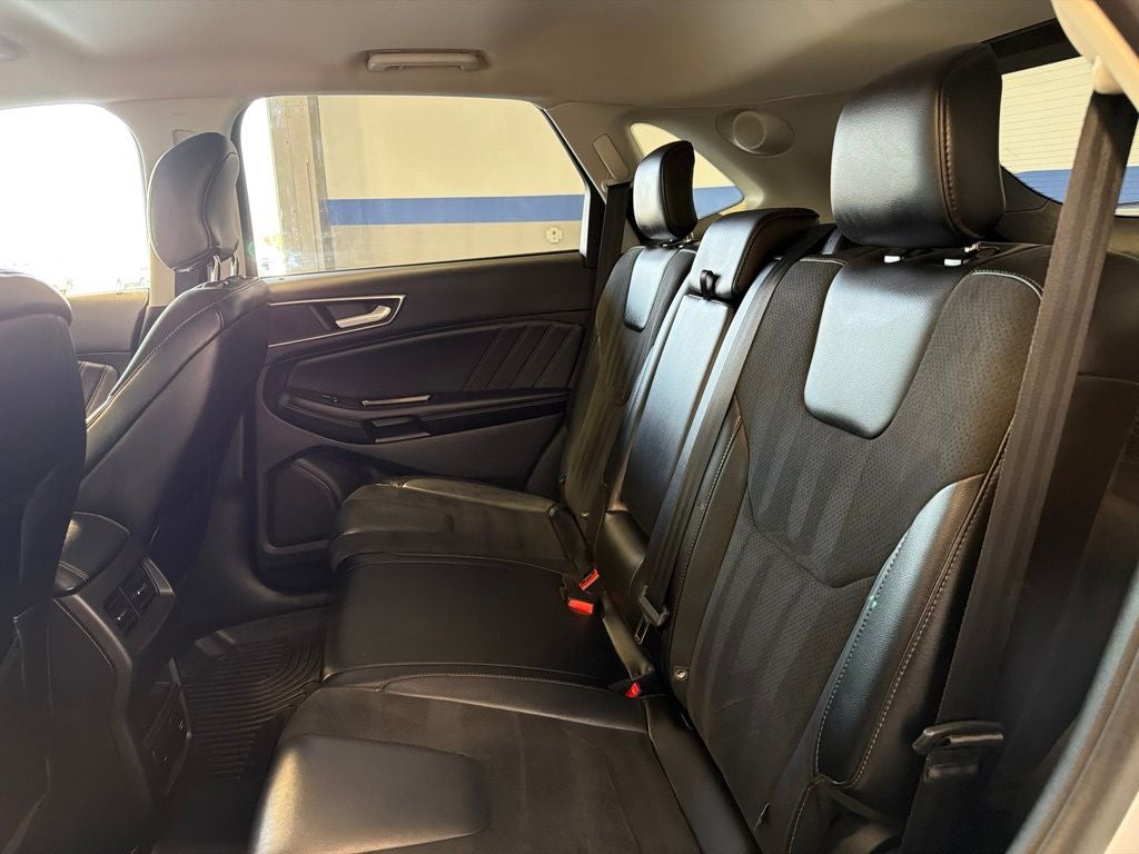 2017 Ford Edge Sport w/ Technology Pkg