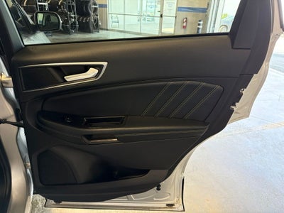 2017 Ford Edge Sport w/ Technology Pkg