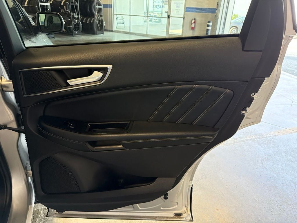 2017 Ford Edge Sport w/ Technology Pkg