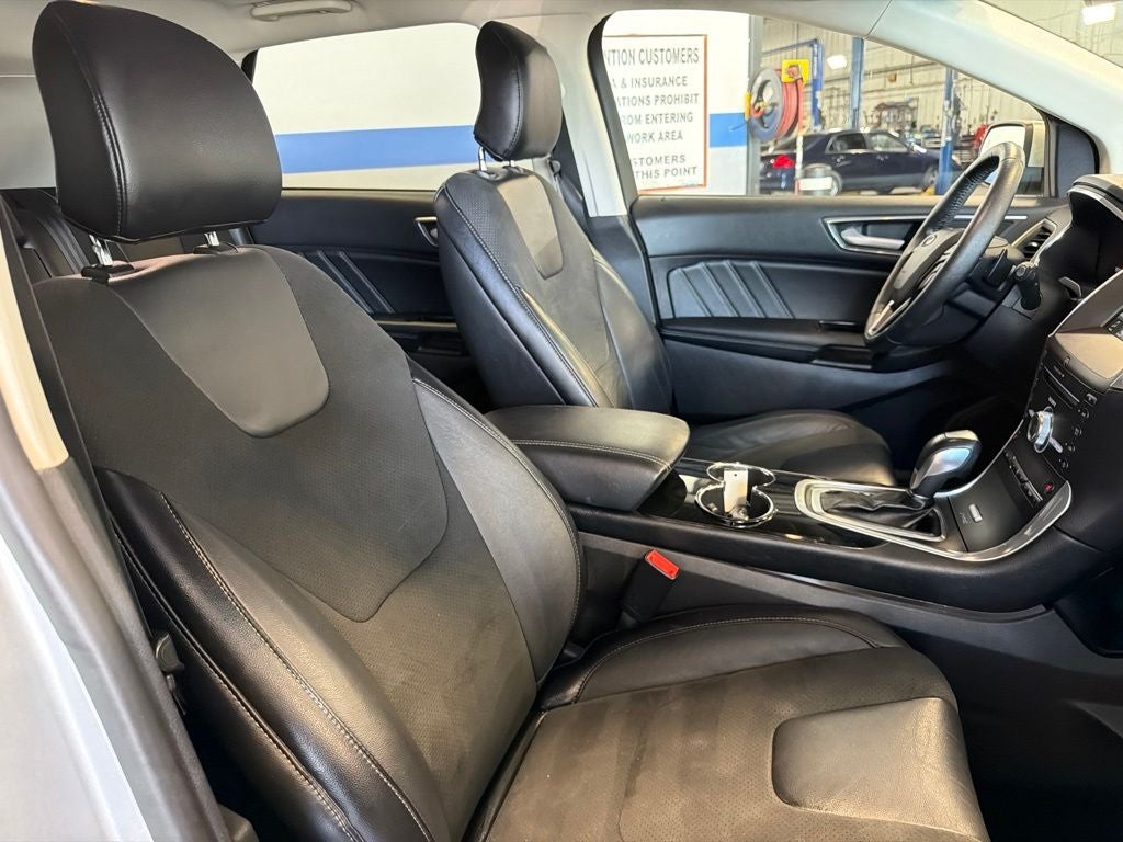 2017 Ford Edge Sport w/ Technology Pkg