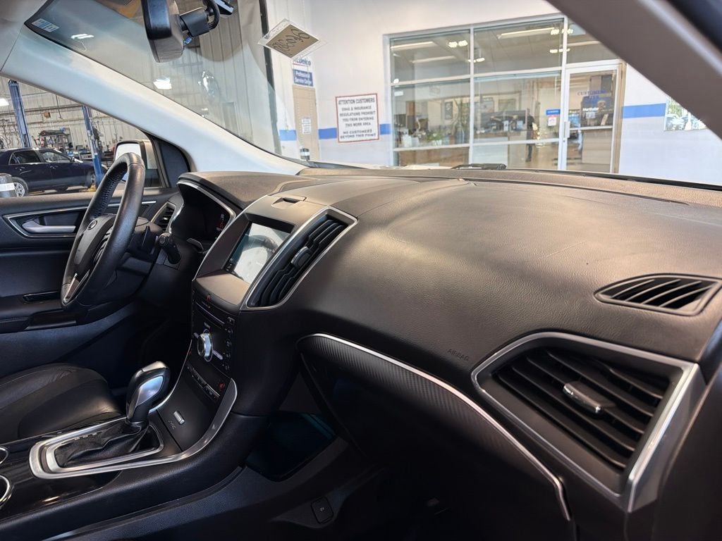 2017 Ford Edge Sport w/ Technology Pkg