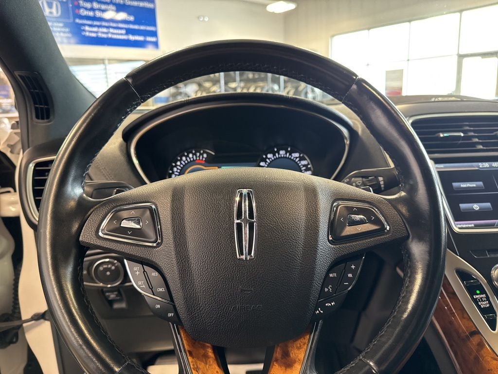 2016 Lincoln MKX Select w/ Nav, Revel Audio & Pano Roof
