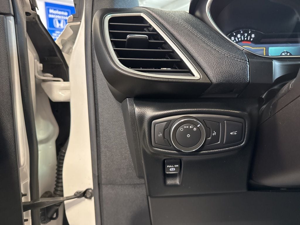 2016 Lincoln MKX Select w/ Nav, Revel Audio & Pano Roof