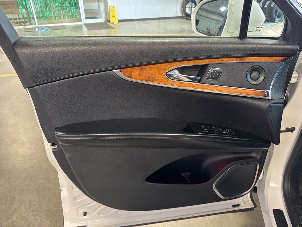 2016 Lincoln MKX Select w/ Nav, Revel Audio & Pano Roof