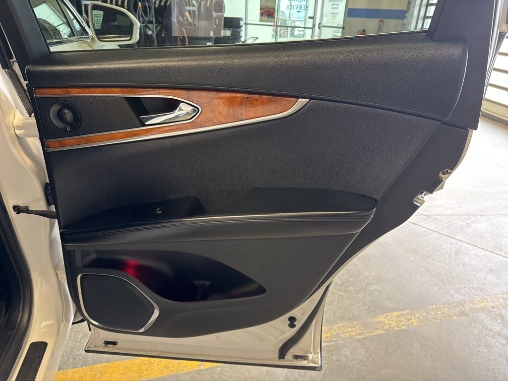 2016 Lincoln MKX Select w/ Nav, Revel Audio & Pano Roof