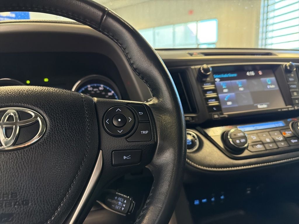 2017 Toyota RAV4 Platinum AWD w/ Nav
