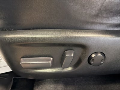2017 Toyota RAV4 Platinum AWD w/ Nav