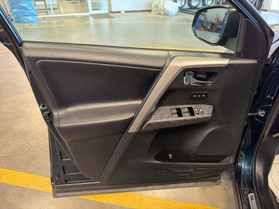 2017 Toyota RAV4 Platinum AWD w/ Nav