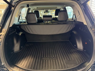 2017 Toyota RAV4 Platinum AWD w/ Nav