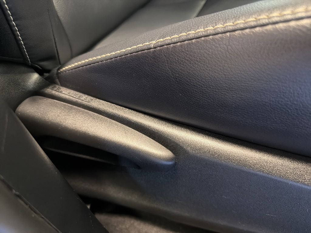 2017 Toyota RAV4 Platinum AWD w/ Nav