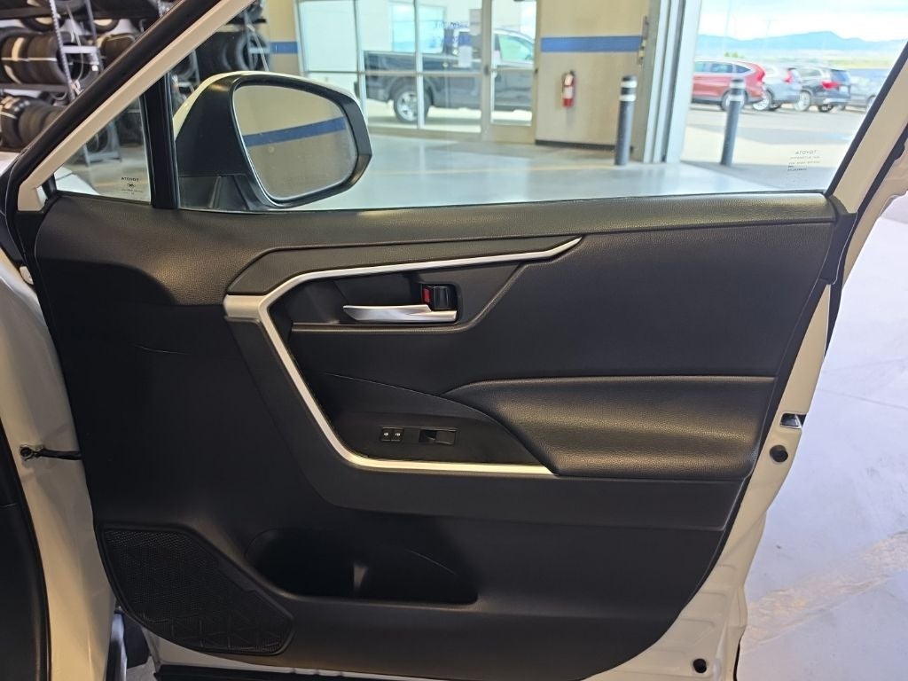 2021 Toyota RAV4 XLE AWD