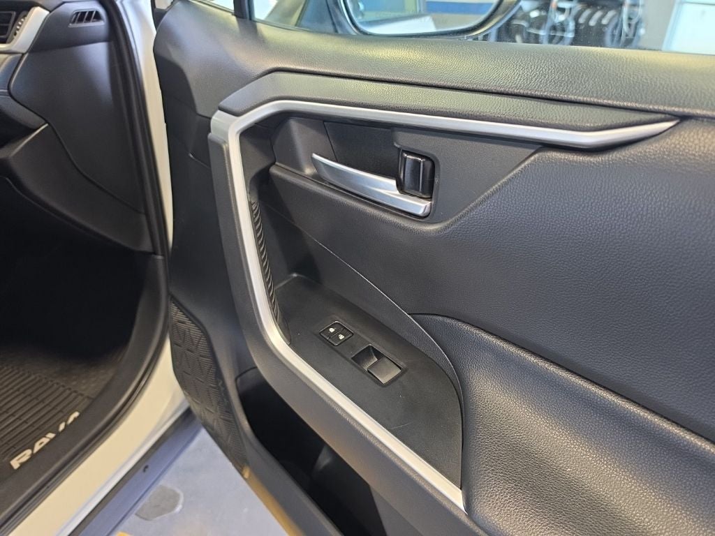 2021 Toyota RAV4 XLE AWD