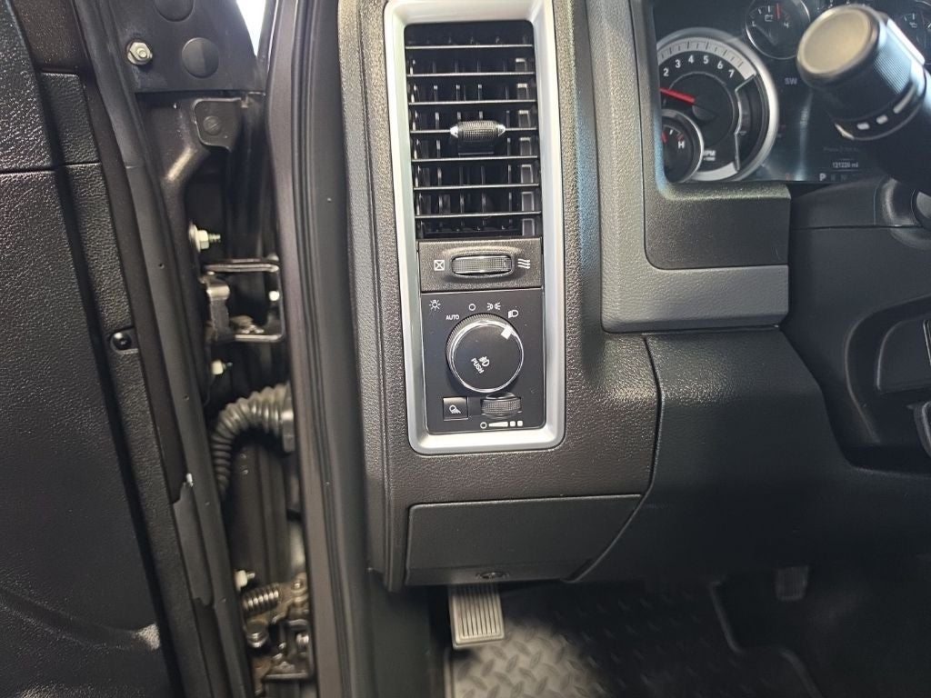 2017 RAM 1500 Big Horn 26S 5.7 HEMI