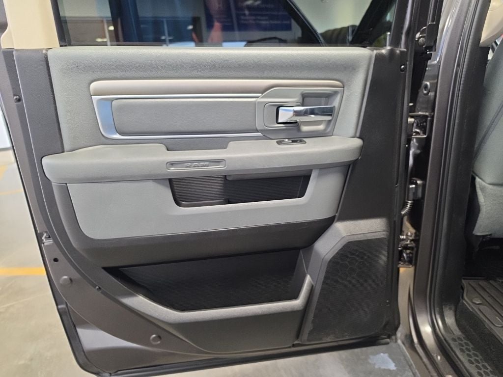2017 RAM 1500 Big Horn 26S 5.7 HEMI