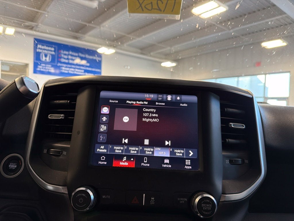 2022 RAM 2500 Big Horn Cummins w/ Snow Chief Group