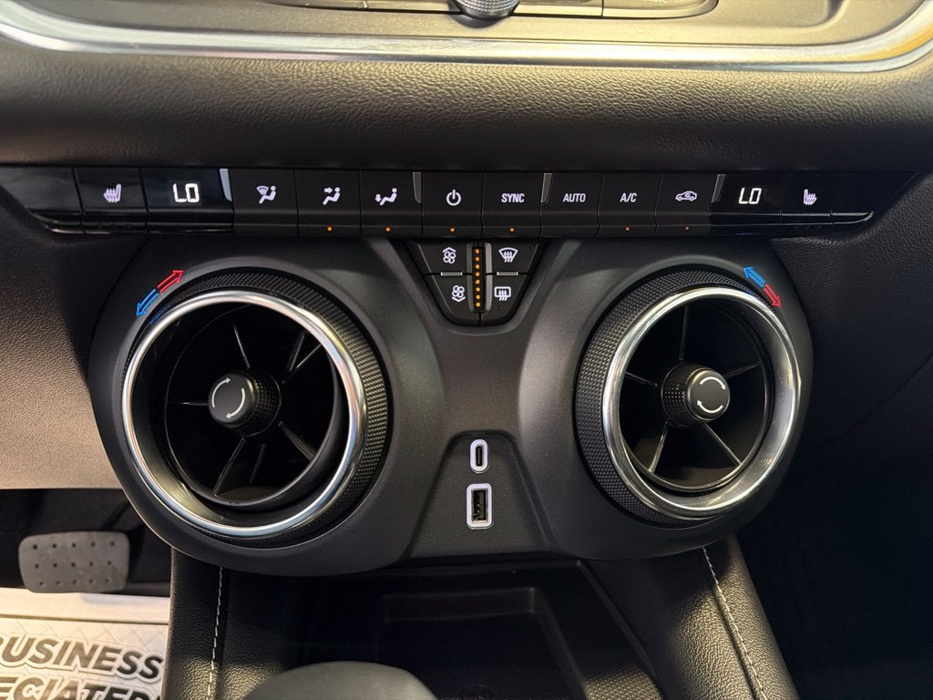 2025 Chevrolet Blazer LT 2LT w/ Convenience & Driver Confidence