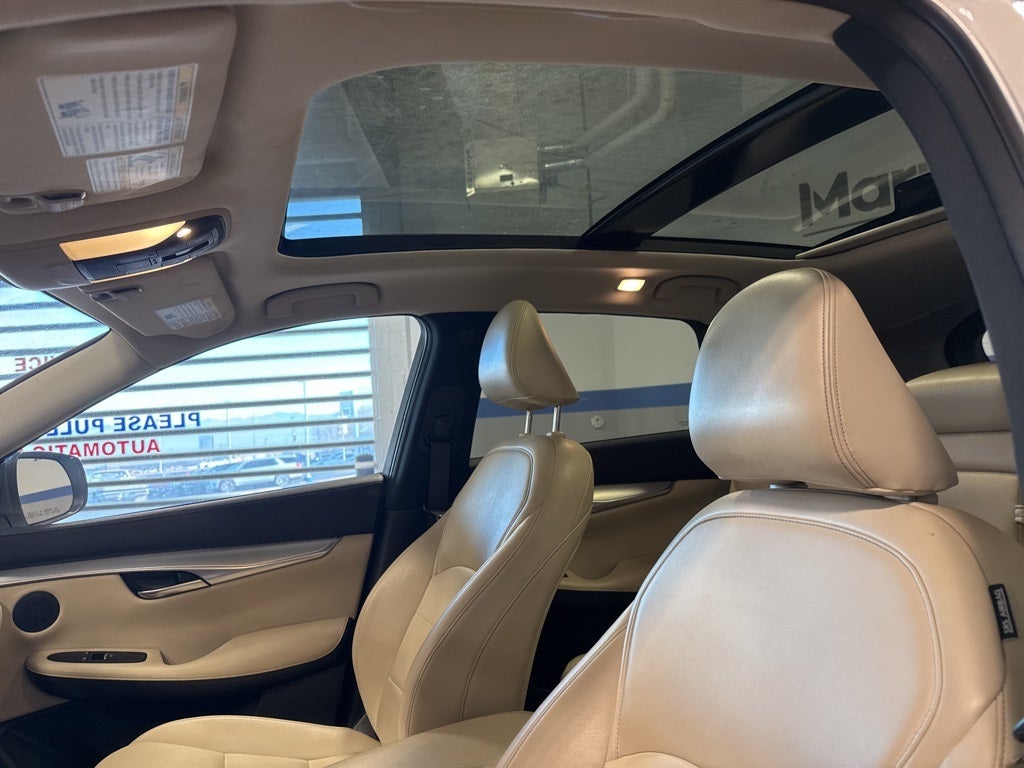 2019 INFINITI QX50 LUXE w/ Nav Pkg