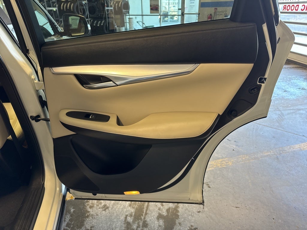 2019 INFINITI QX50 LUXE w/ Nav Pkg