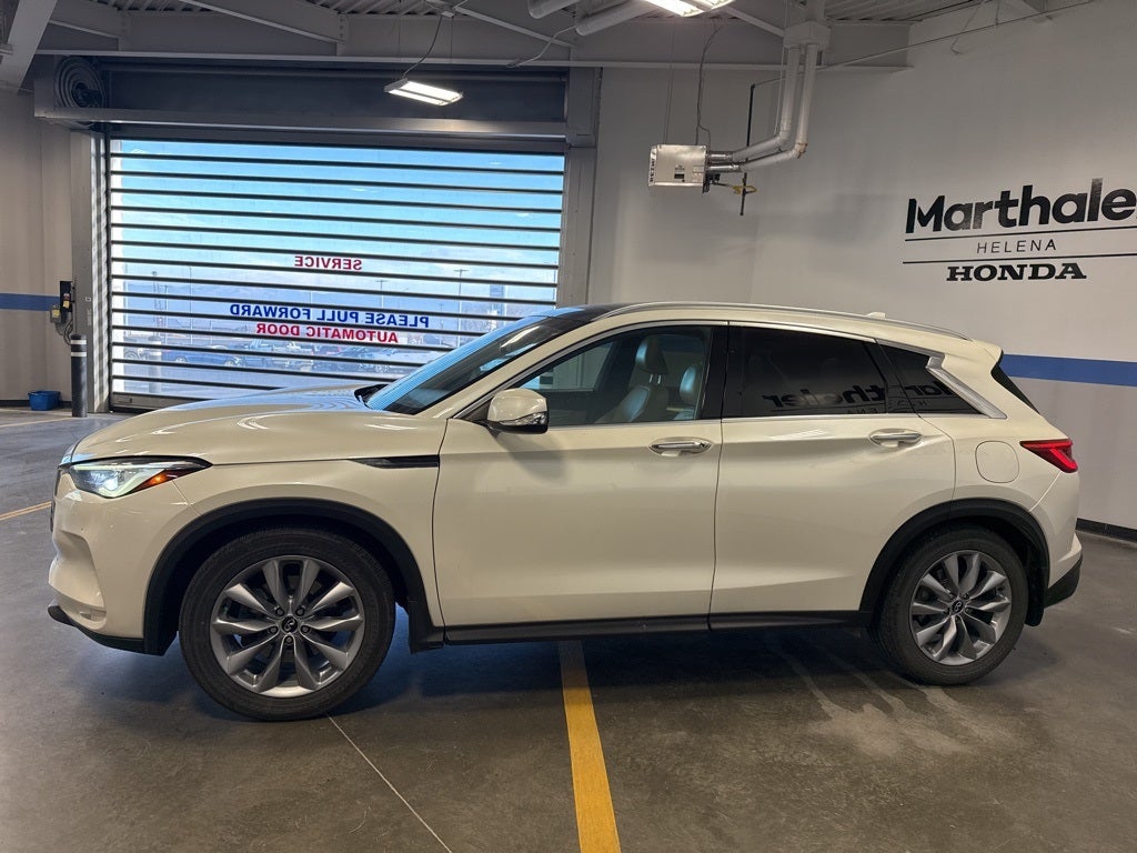 2019 INFINITI QX50 LUXE w/ Nav Pkg