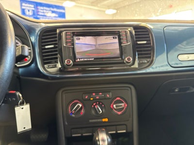 2017 Volkswagen Beetle 1.8T S w/ Nav