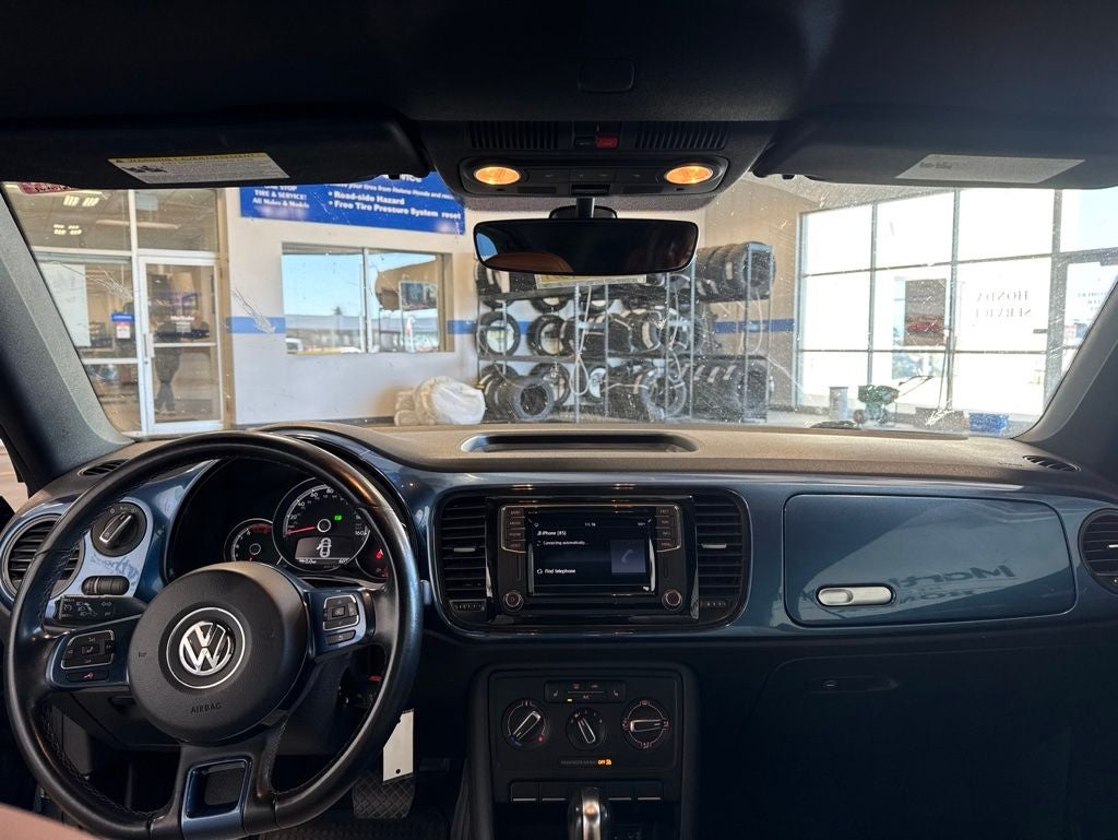 2017 Volkswagen Beetle 1.8T S w/ Nav