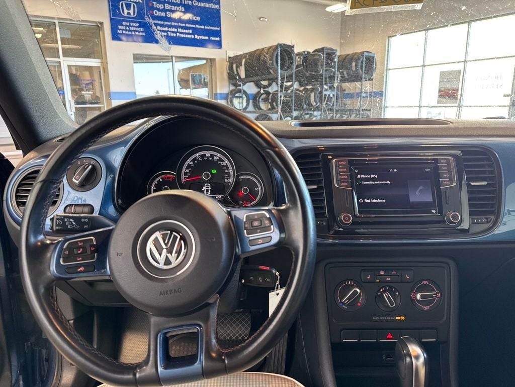 2017 Volkswagen Beetle 1.8T S w/ Nav