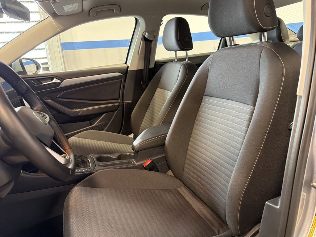 2025 Volkswagen Jetta 1.5T S w/ Adaptive Cruise
