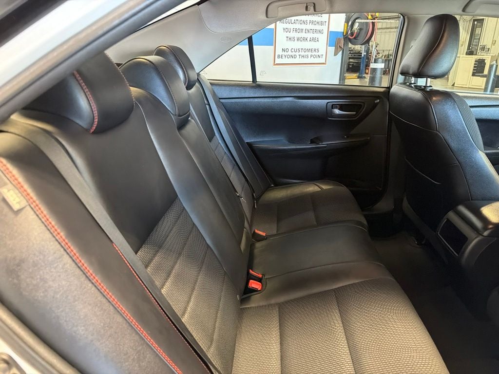 2016 Toyota Camry SE