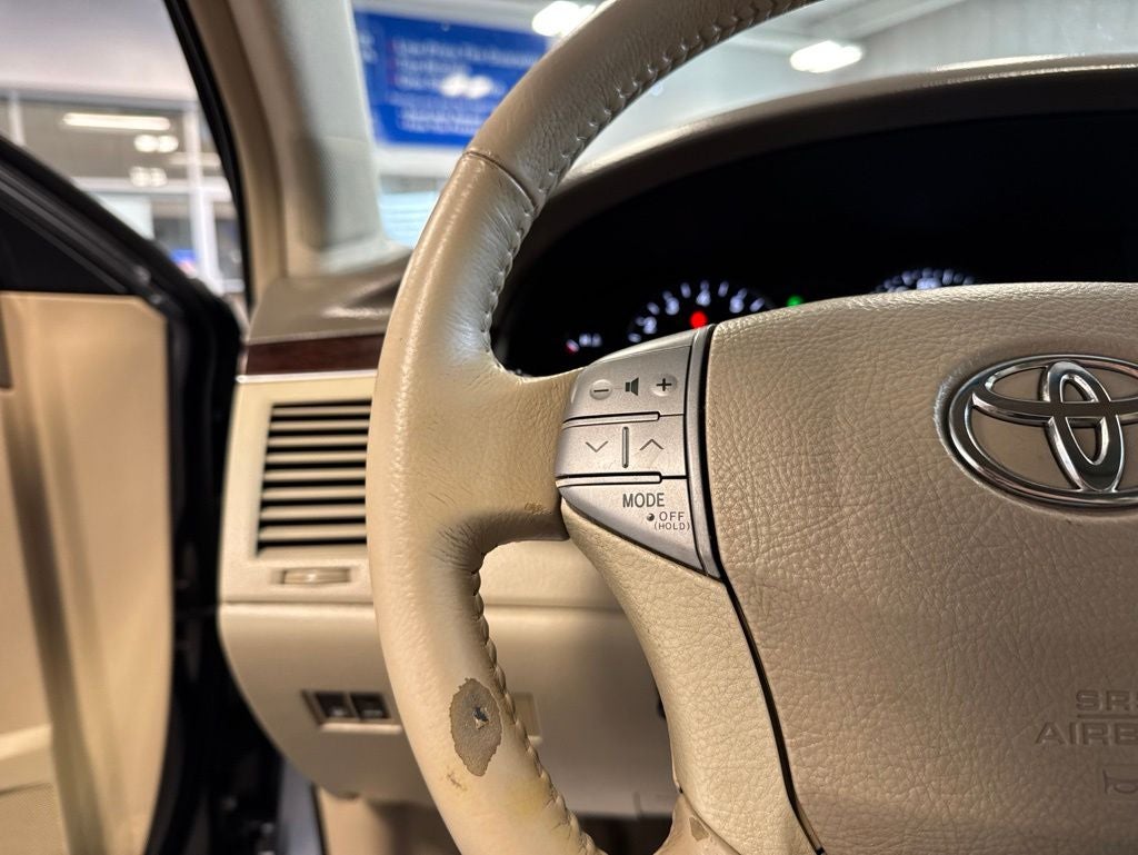 2009 Toyota Avalon XLS V6 w/ Sunroof