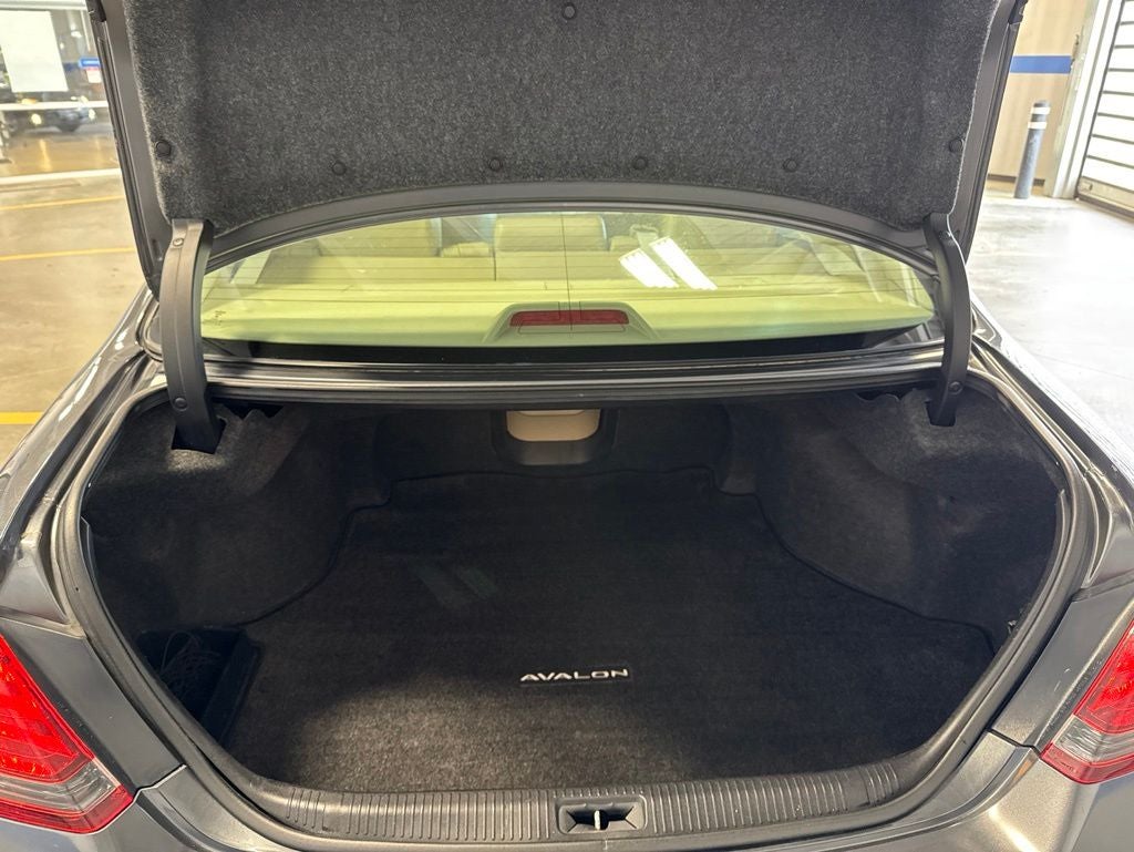 2009 Toyota Avalon XLS V6 w/ Sunroof