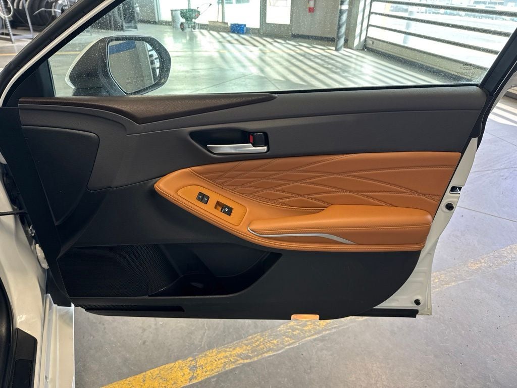 2019 Toyota Avalon Limited w/ Advanced Safety Pkg