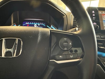 2023 Honda Odyssey Touring w/ Nav & Moonroof