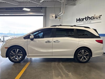2023 Honda Odyssey Touring w/ Nav & Moonroof