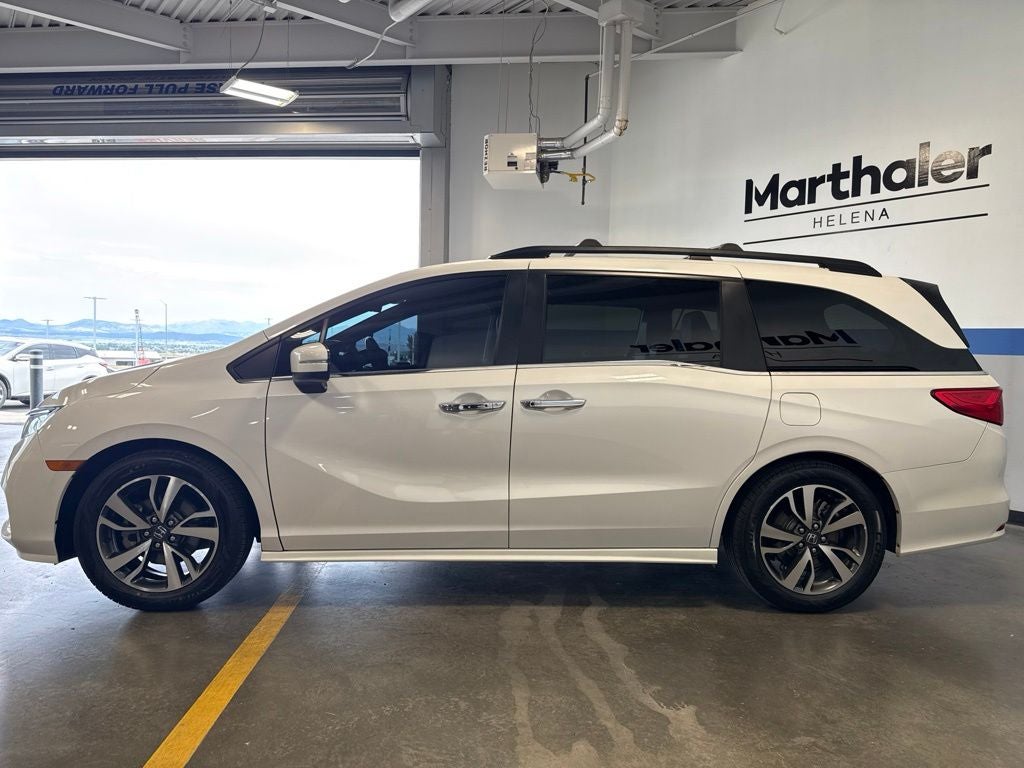 2023 Honda Odyssey Touring w/ Nav & Moonroof