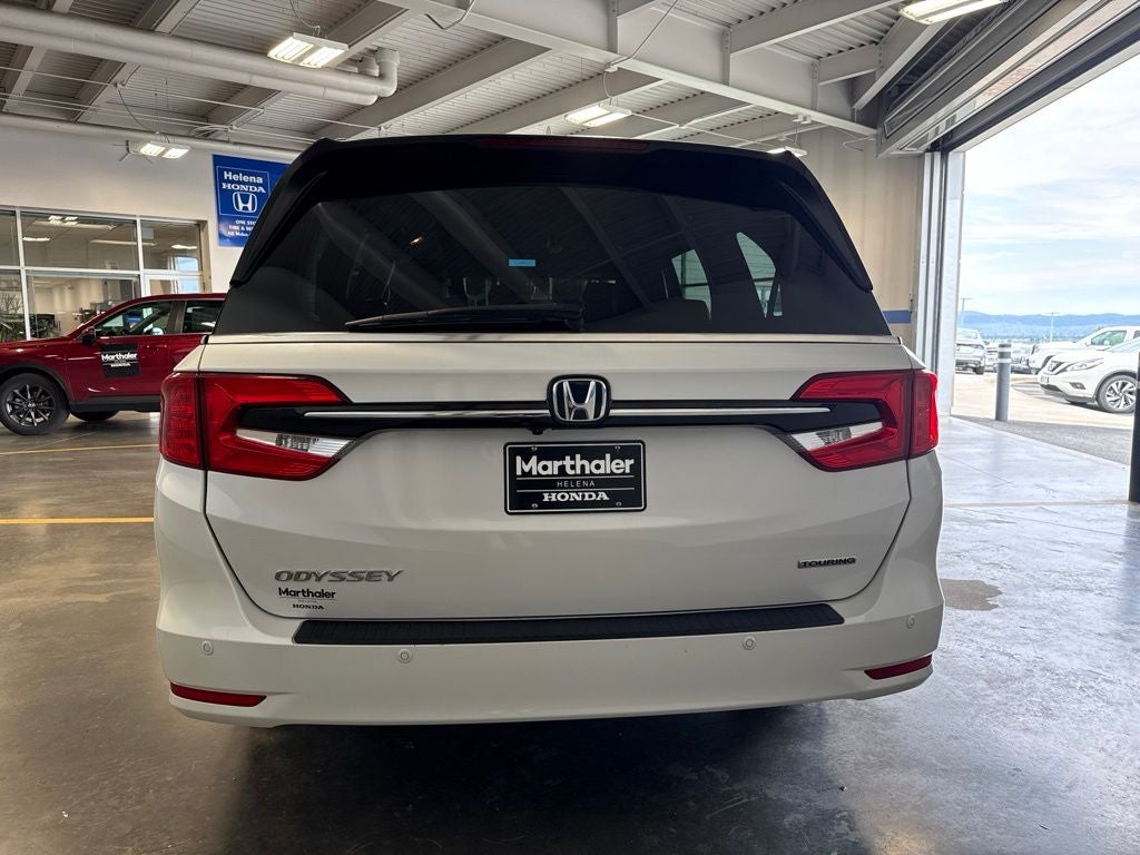 2023 Honda Odyssey Touring w/ Nav & Moonroof
