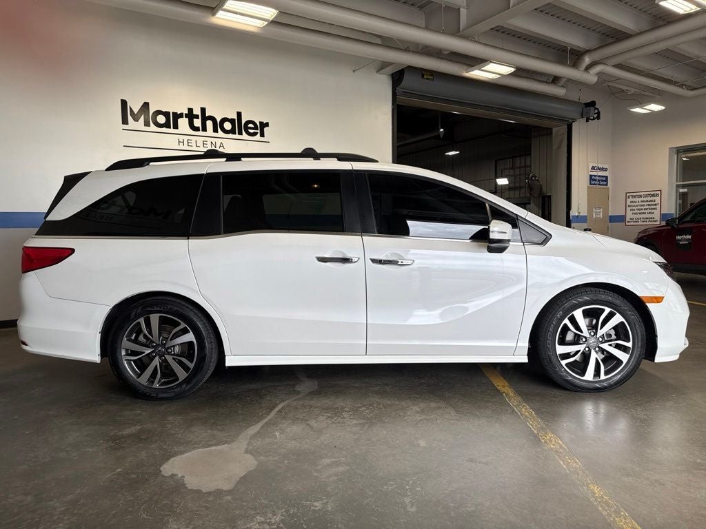 2023 Honda Odyssey Touring w/ Nav & Moonroof